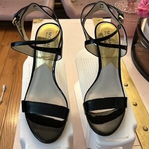 Michael Kors Kaylee Mid Patent Leather Sandal 3" Heels Black Size 9 1/2